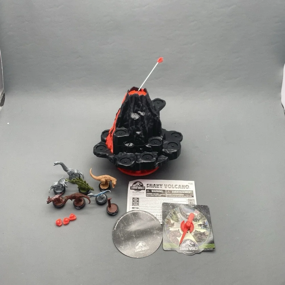 Epoch Games Jurassic World Shaky‎ Volcano Tabletop Game with 7 Dinosaur Figures